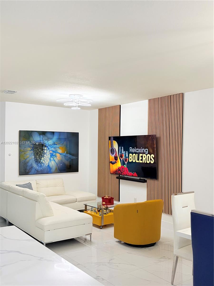 3409 W 92nd Place