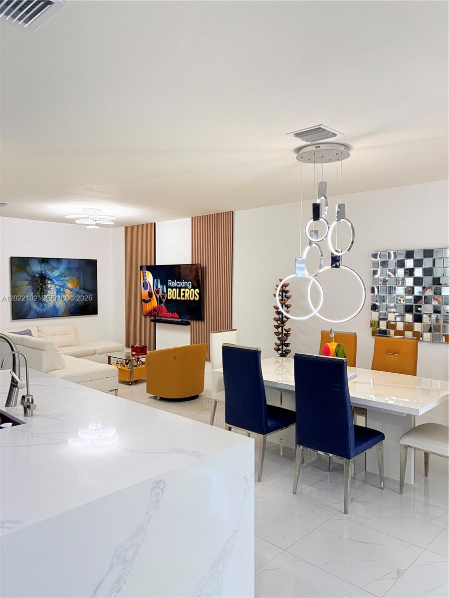 3409 W 92nd Place