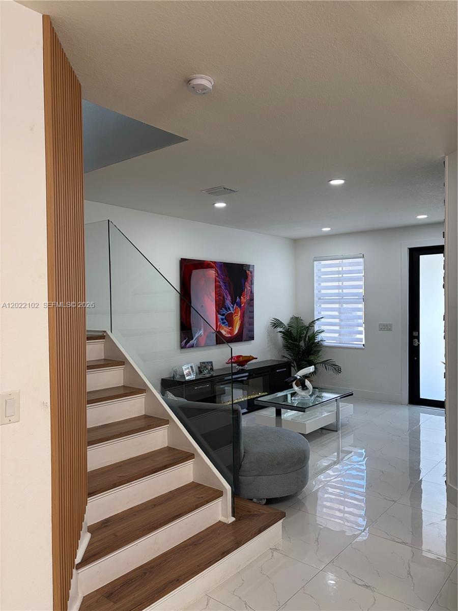 3409 W 92nd Place