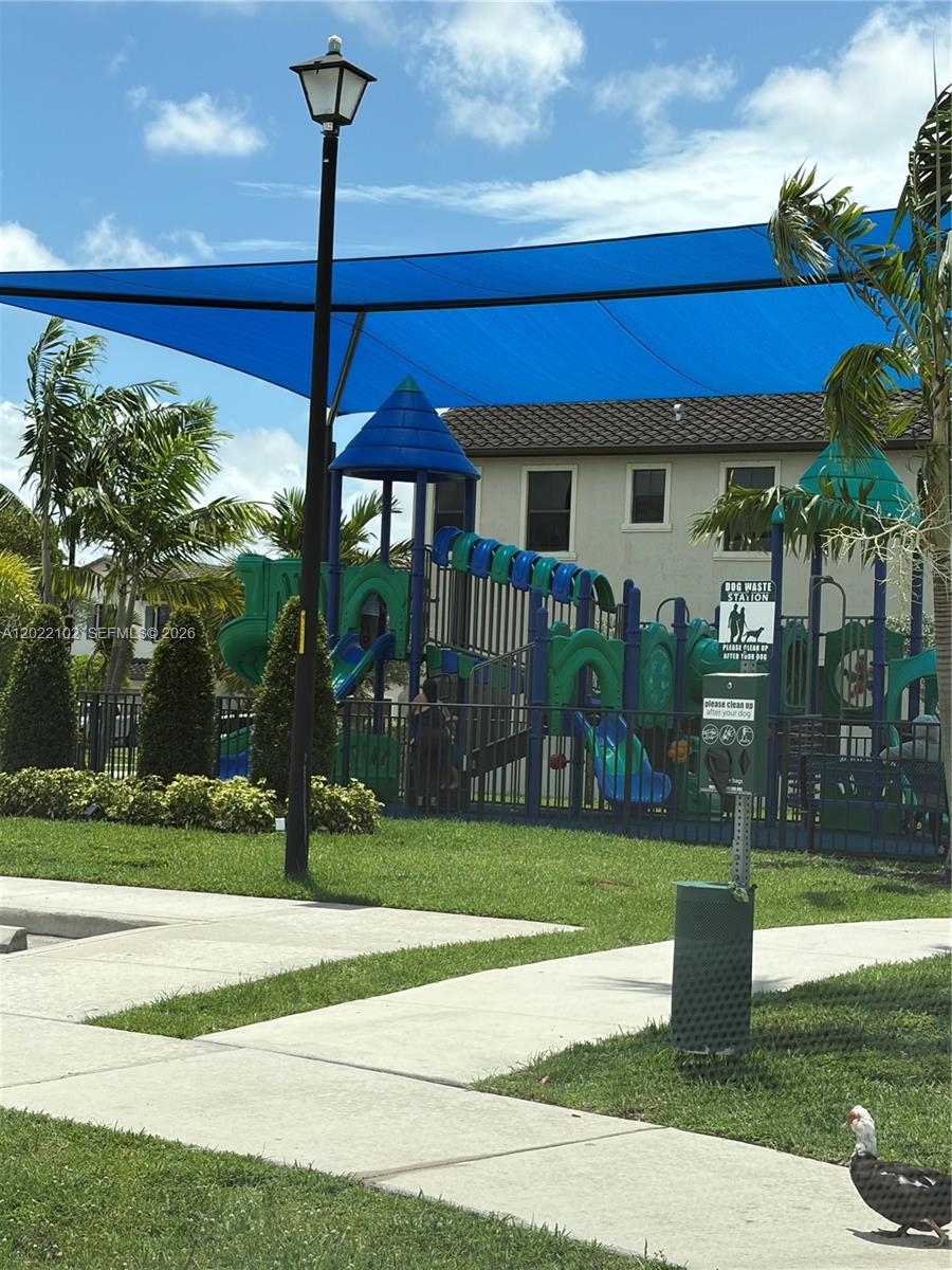 3409 W 92nd Place