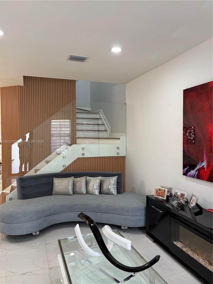 3409 W 92nd Place