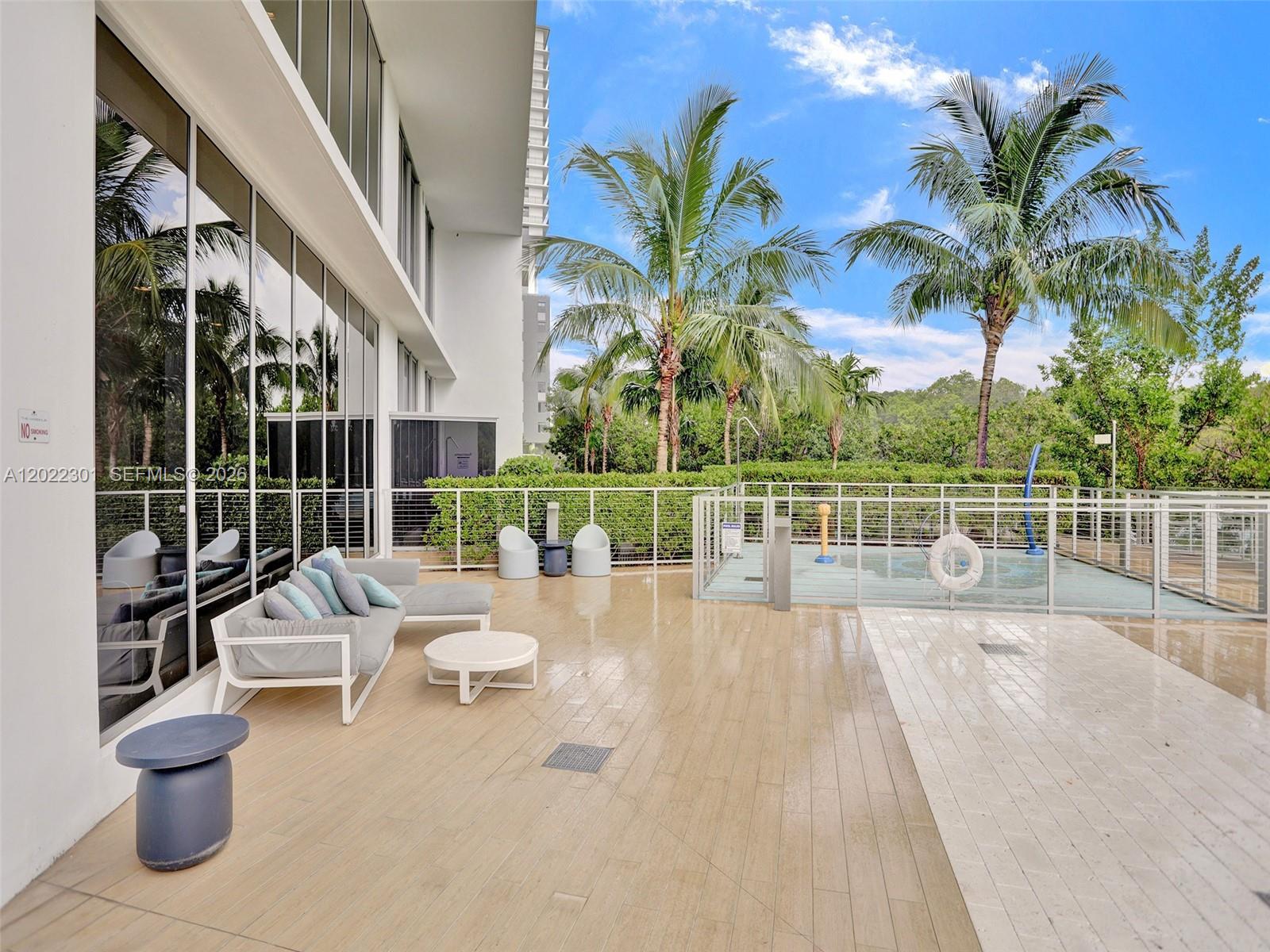 16385 N Biscayne Boulevard