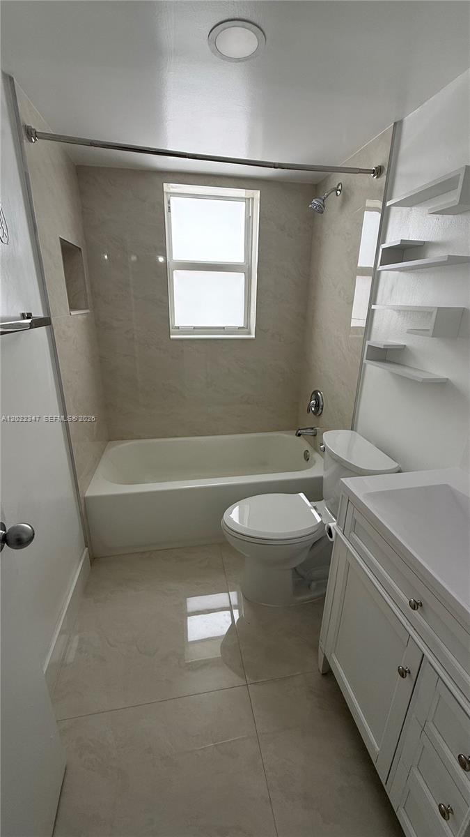 1725 W 60th Street