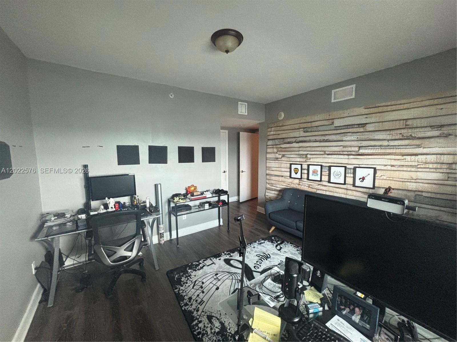 14951 Royal Oaks Lane
