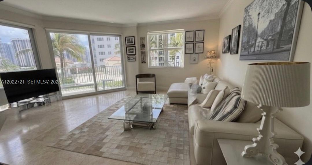 20000 E Country Club Drive