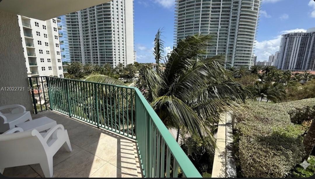 20000 E Country Club Drive