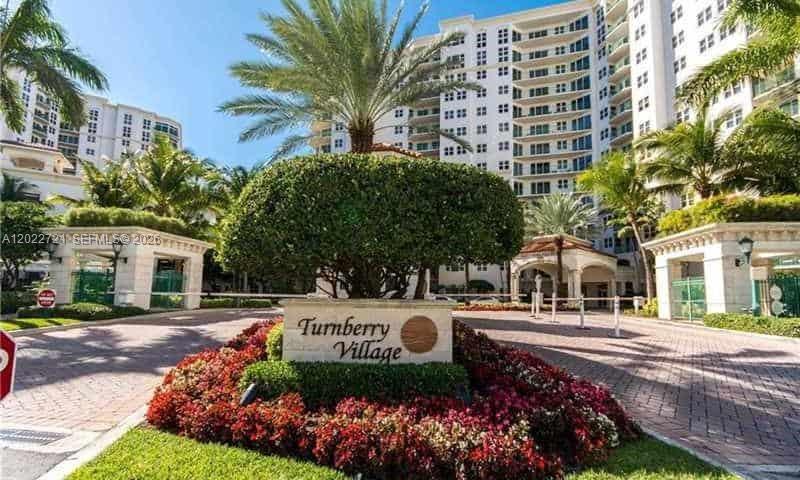20000 E Country Club Drive