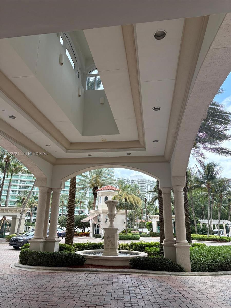 20000 E Country Club Drive
