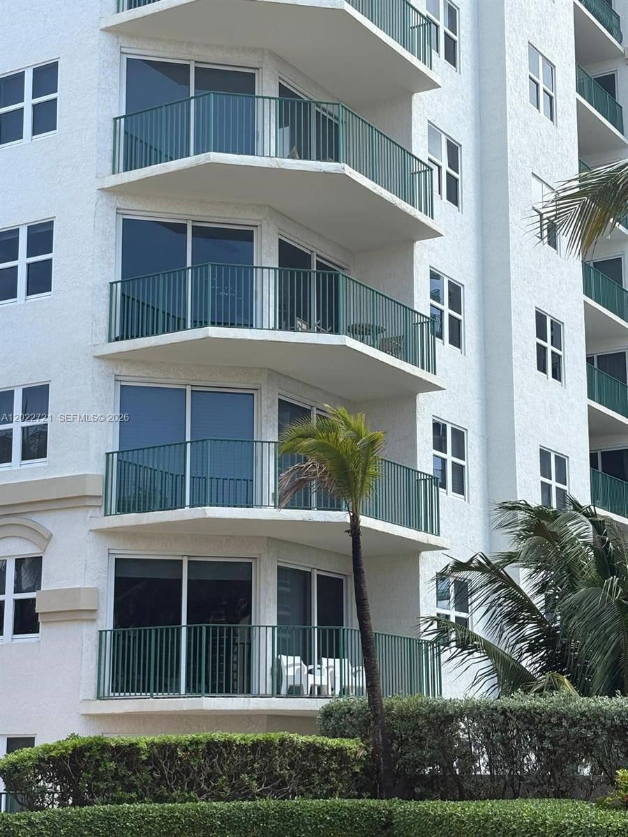 20000 E Country Club Drive