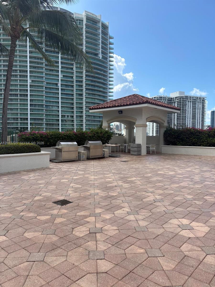 20000 E Country Club Drive