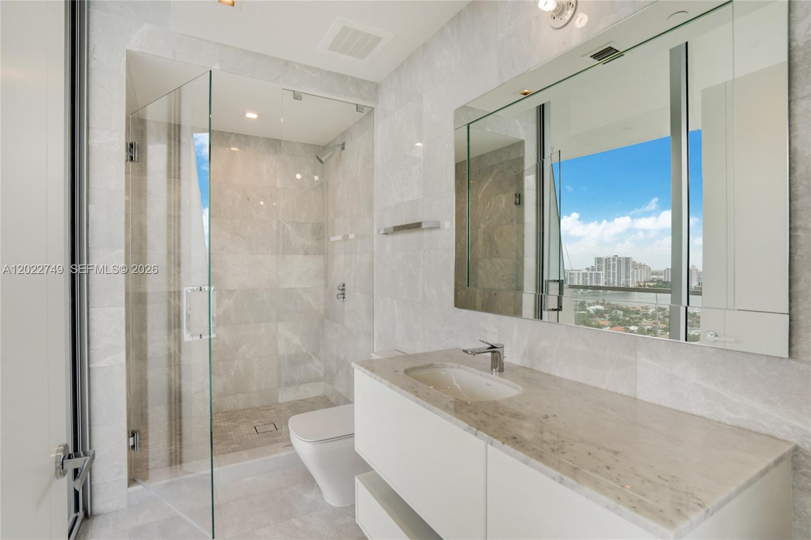 18501 Collins Avenue