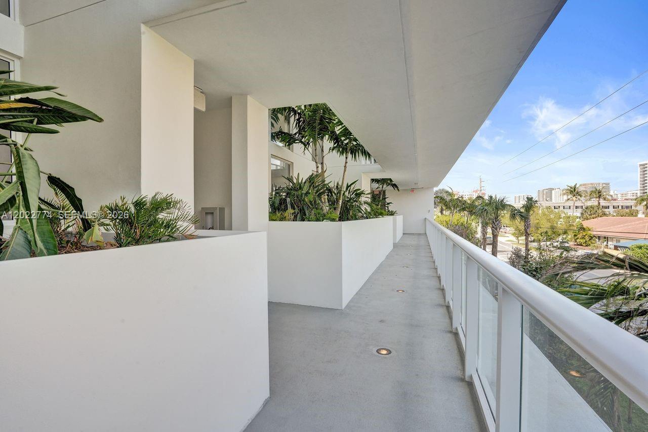 407 N Riverside
