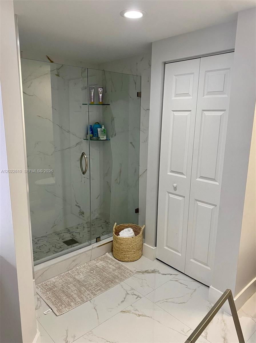 17125 N Bay Road