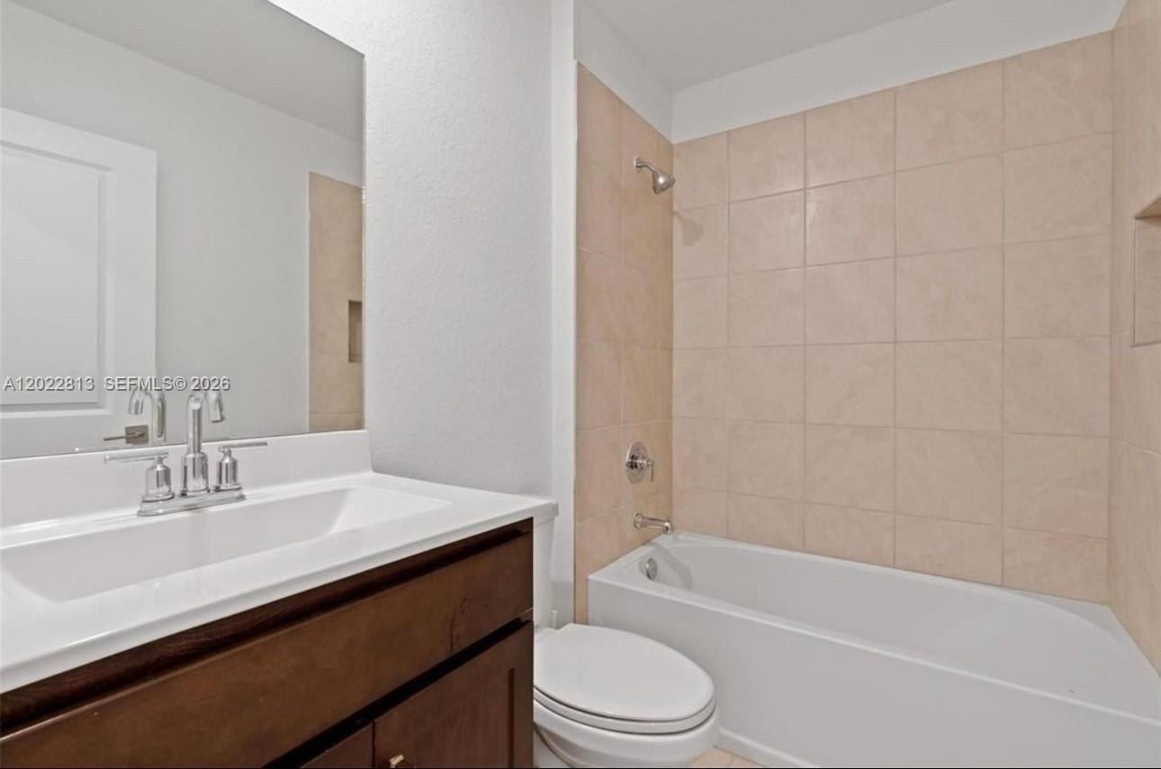 2474 SE 10th Court