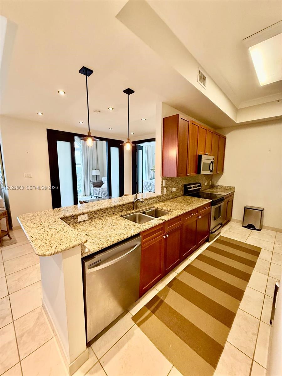 19501 W Country Club Drive