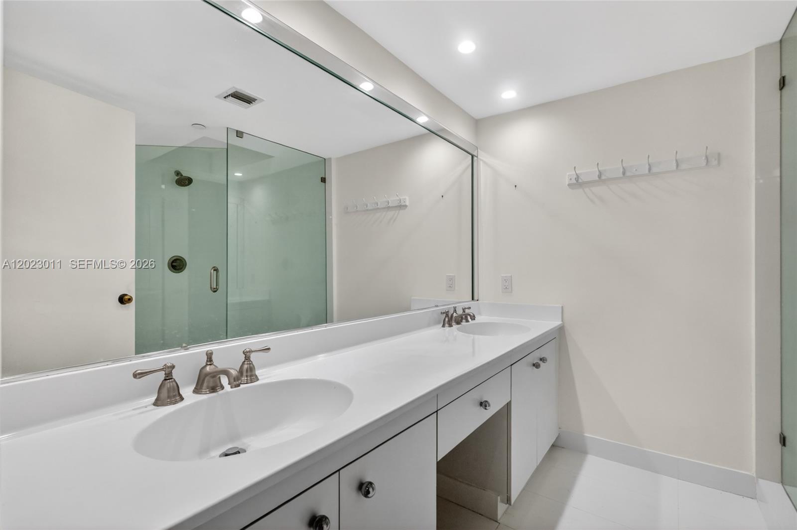2000 Towerside Terrace