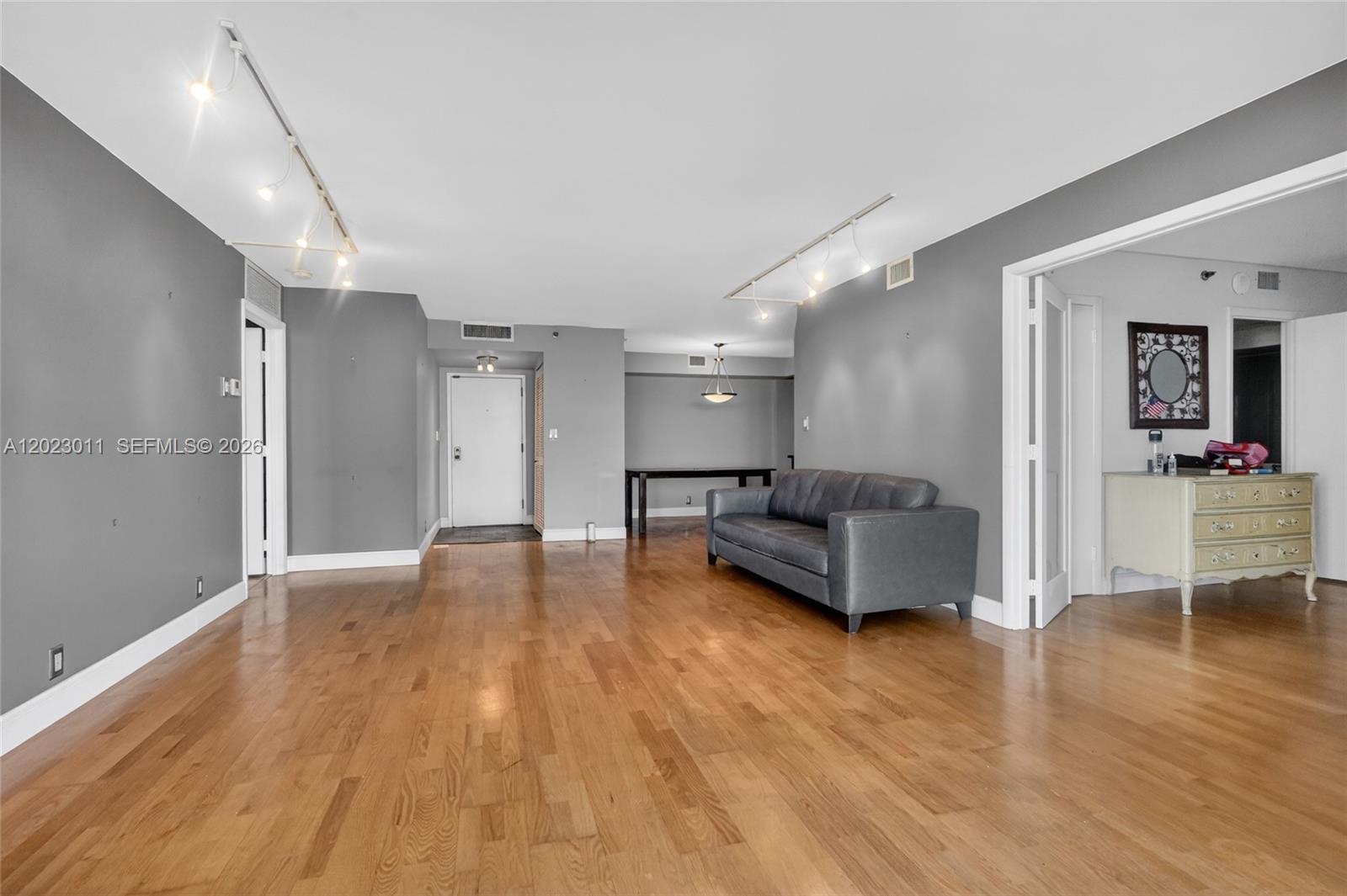 2000 Towerside Terrace