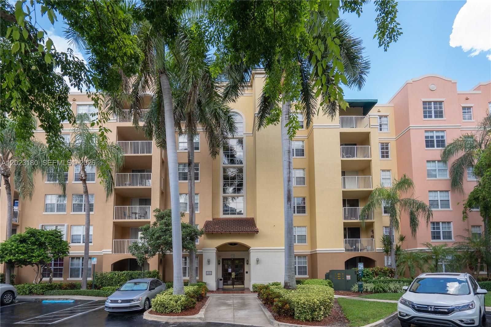 19601 E Country Club Drive
