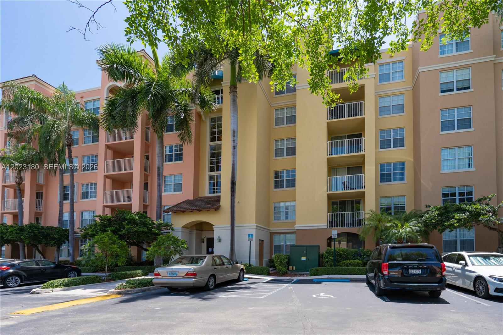 19601 E Country Club Drive