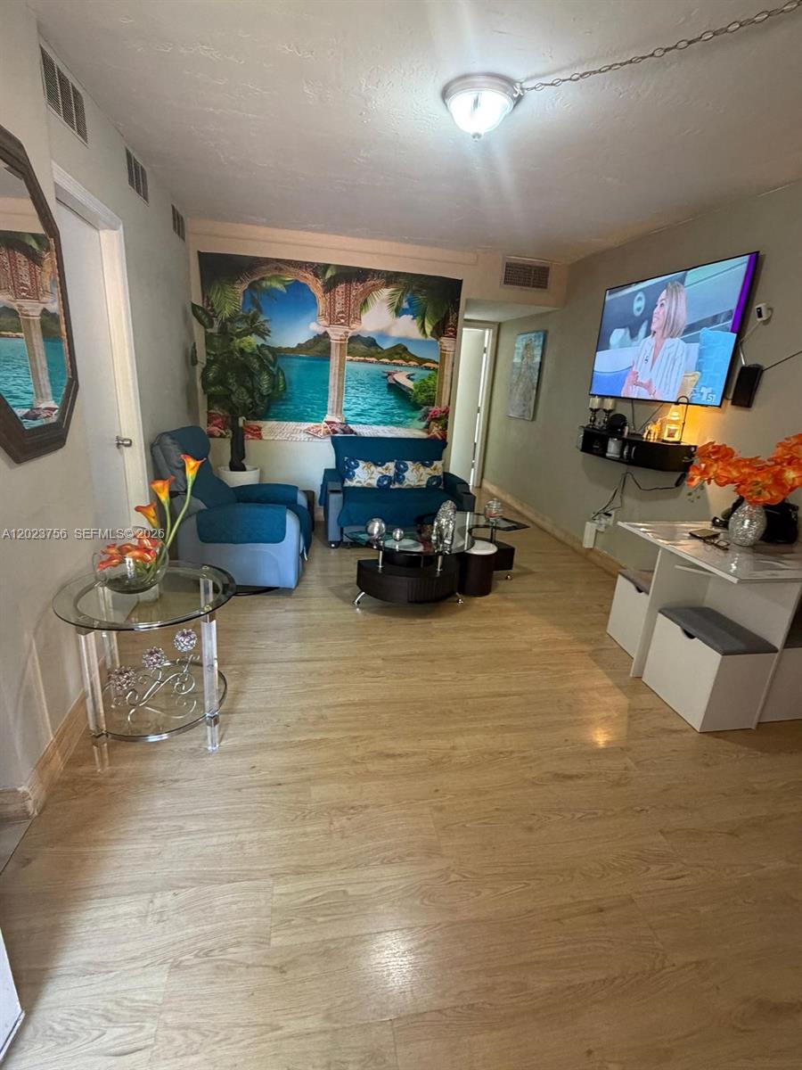 1245 W 24th Street