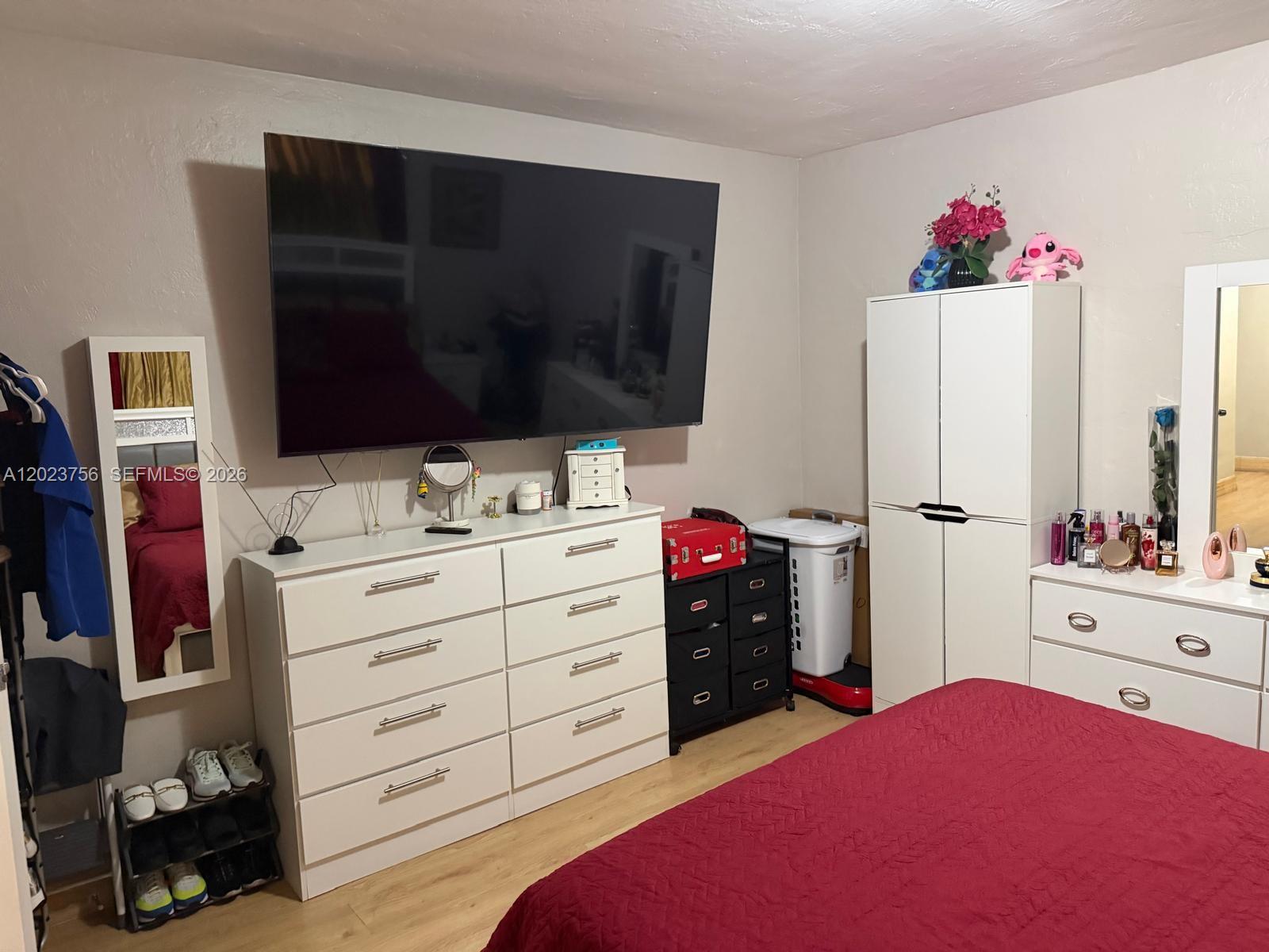 1245 W 24th Street