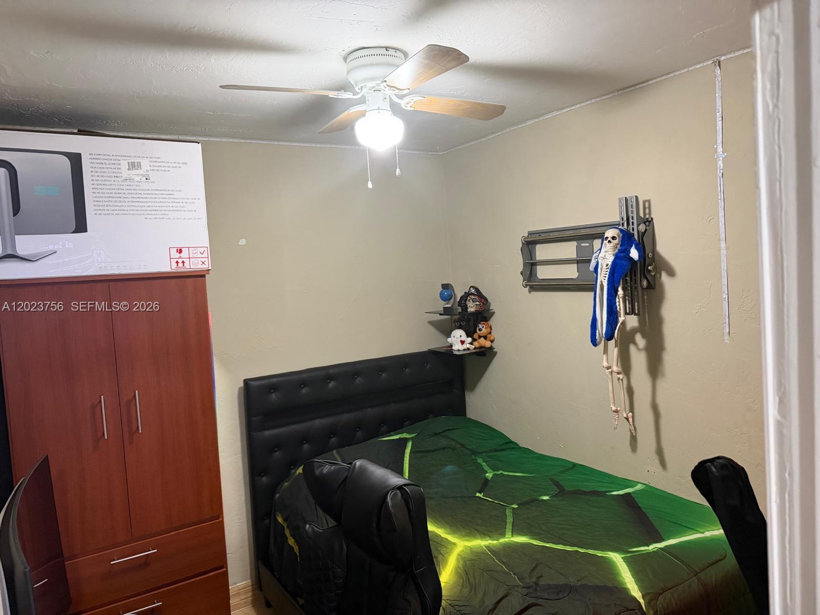1245 W 24th Street