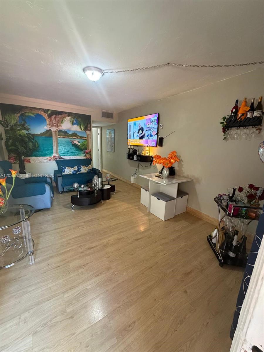 1245 W 24th Street