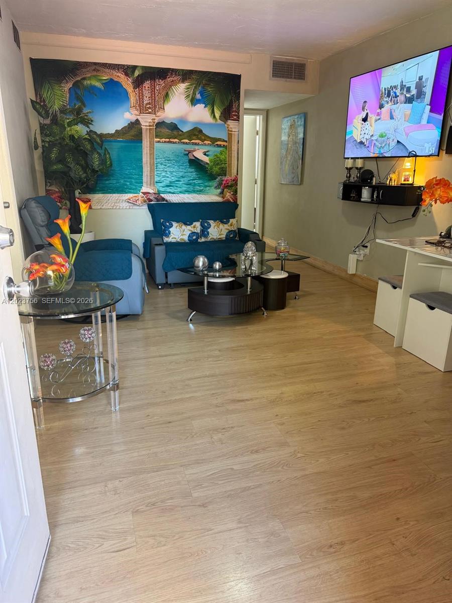 1245 W 24th Street