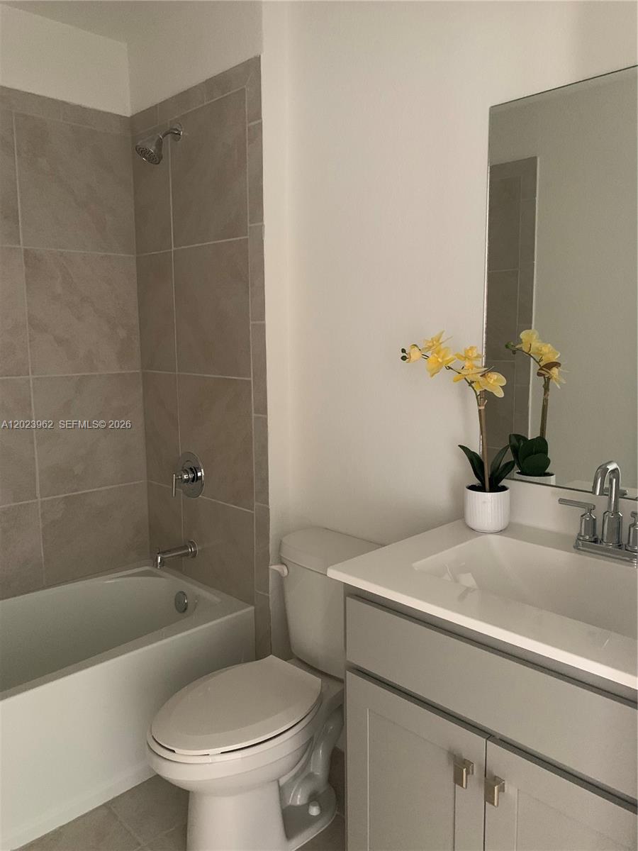 1068 SE 24th Avenue