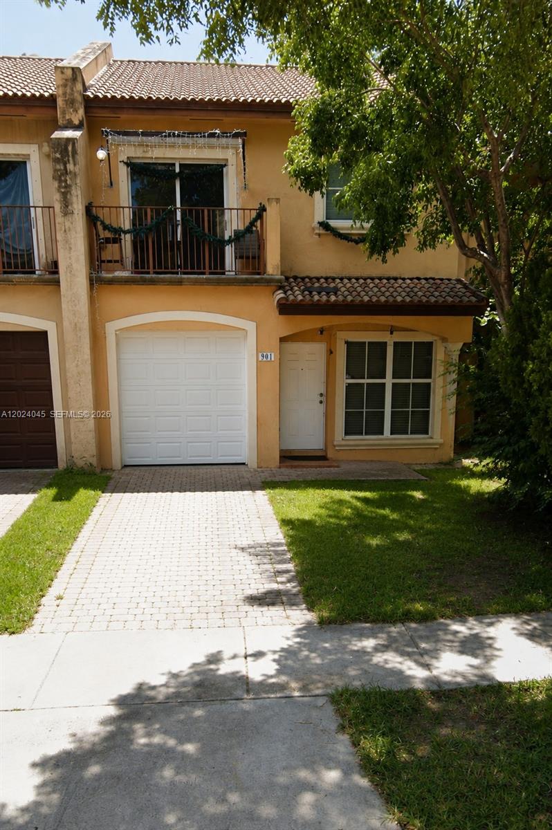 901 SW 6th Court