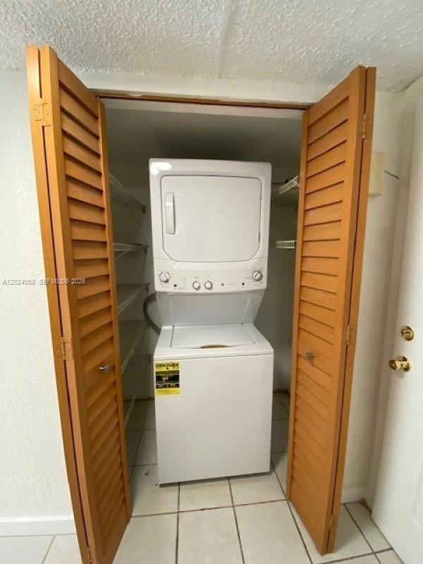 1300 W 47th Place