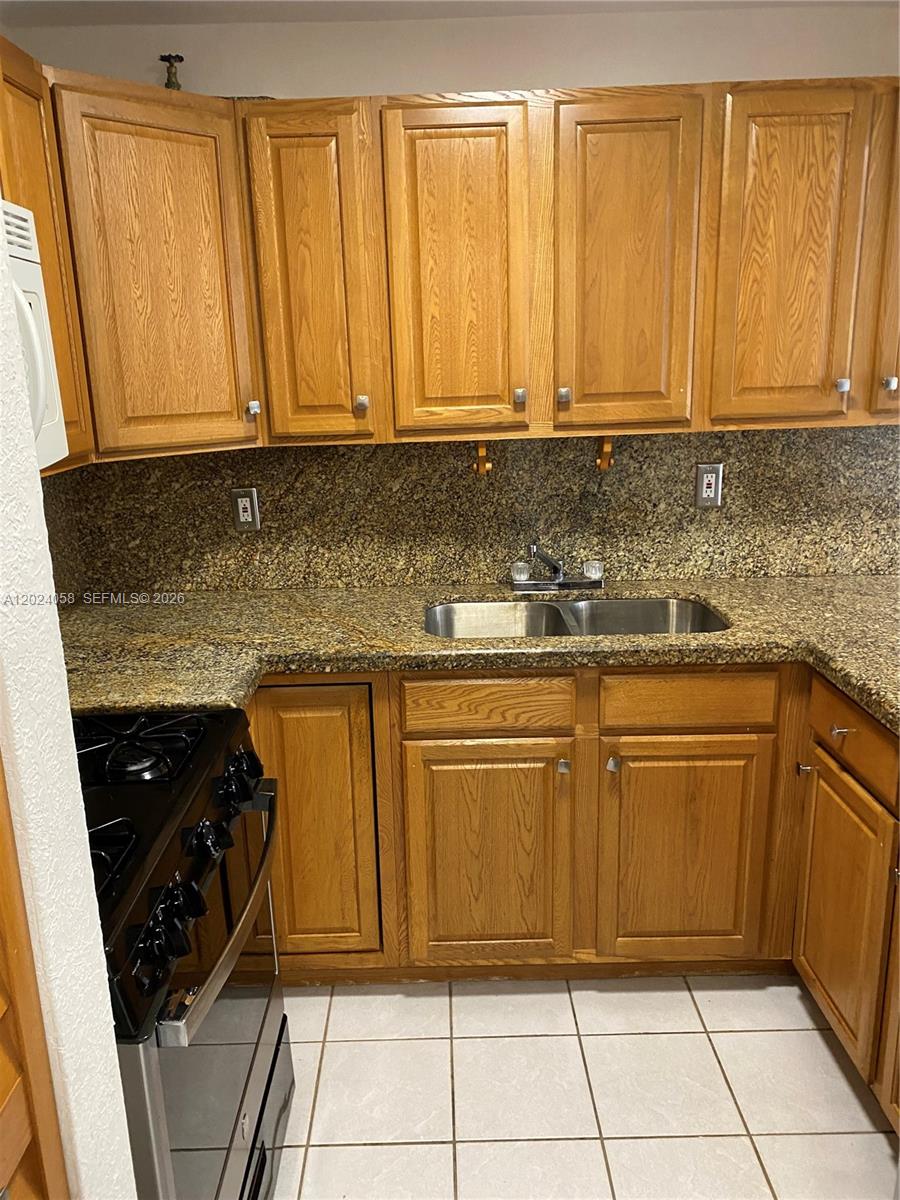 1300 W 47th Place