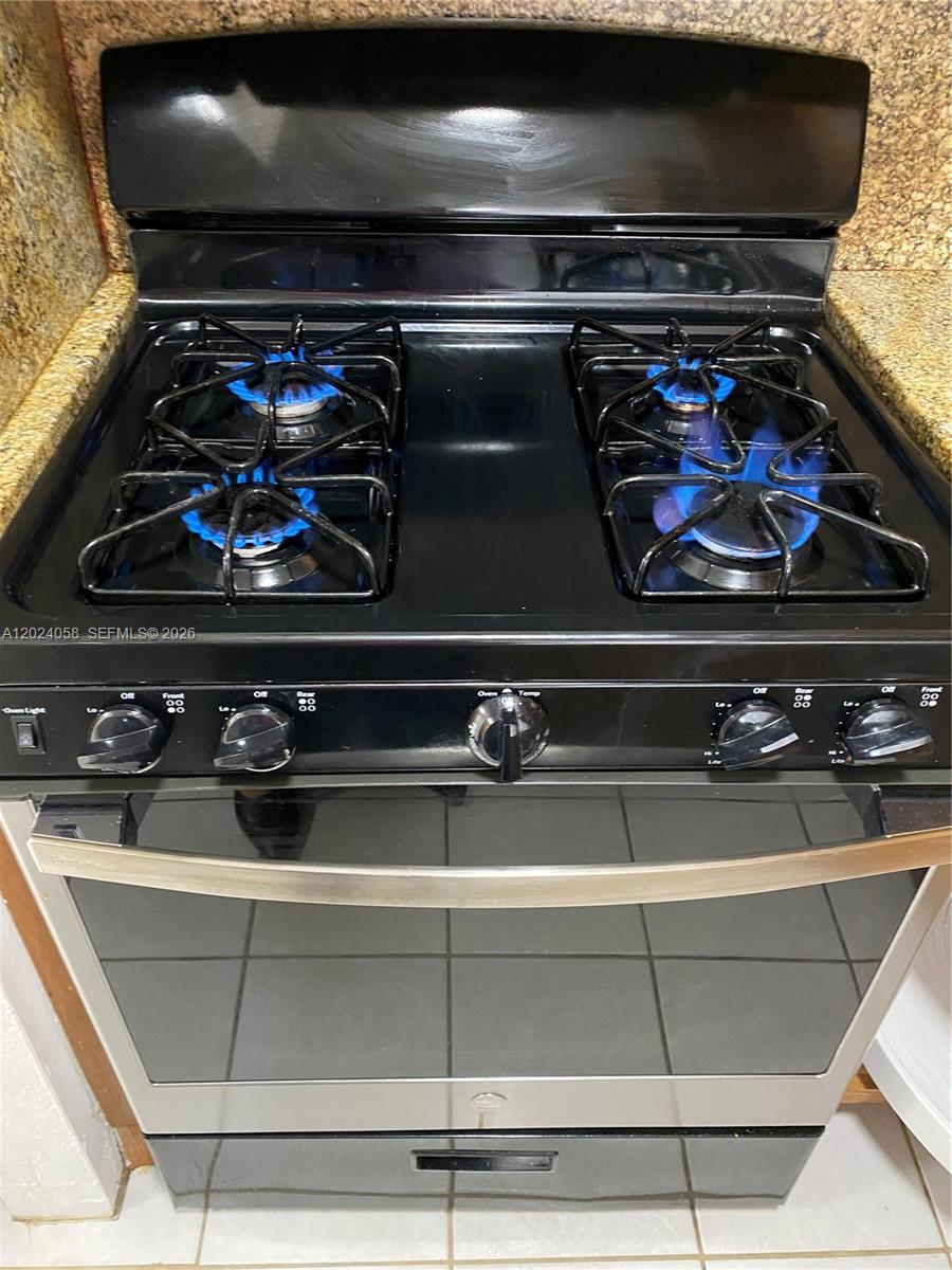 1300 W 47th Place