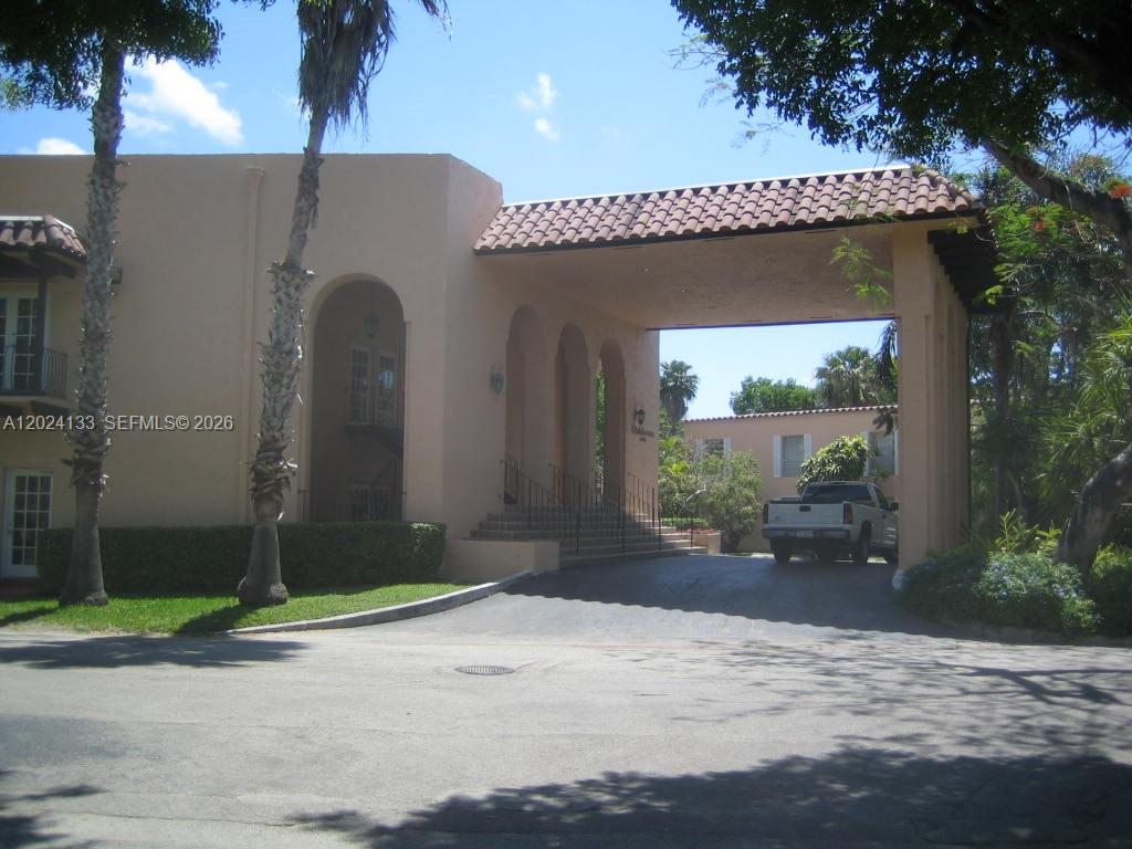 10806 N Kendall Drive
