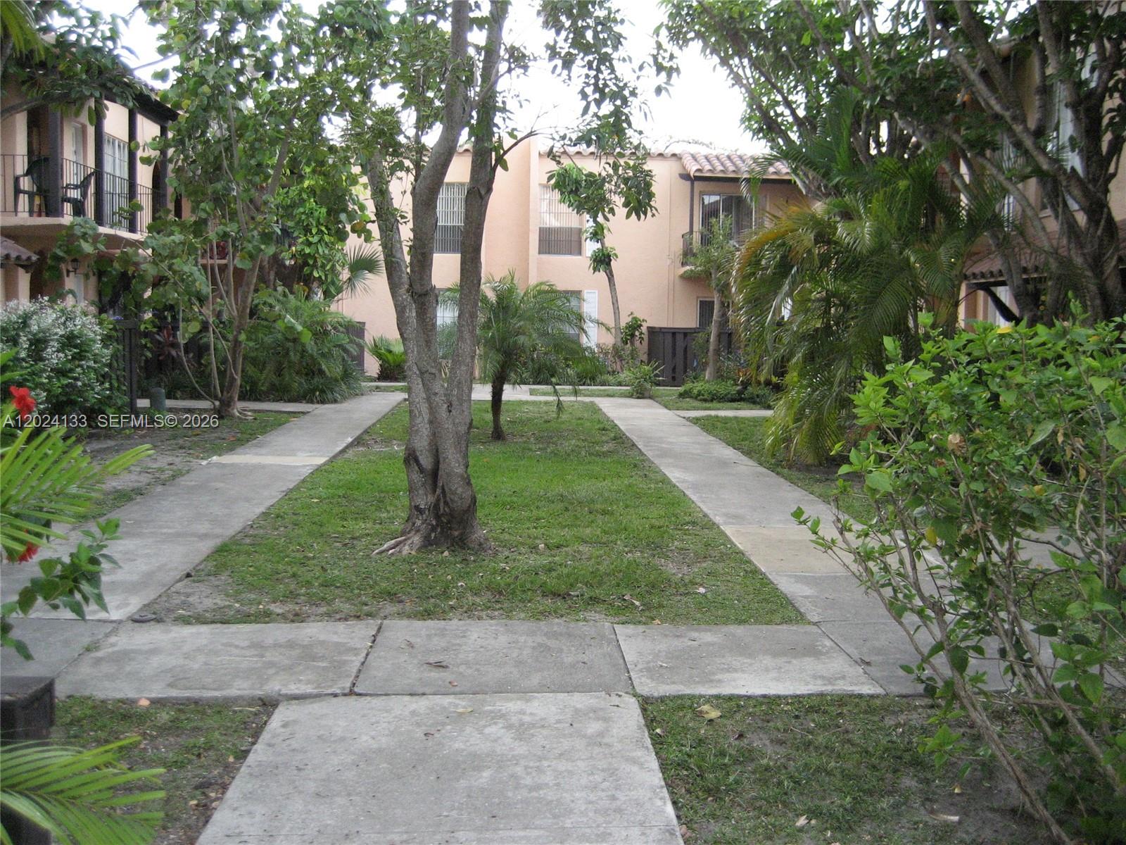 10806 N Kendall Drive