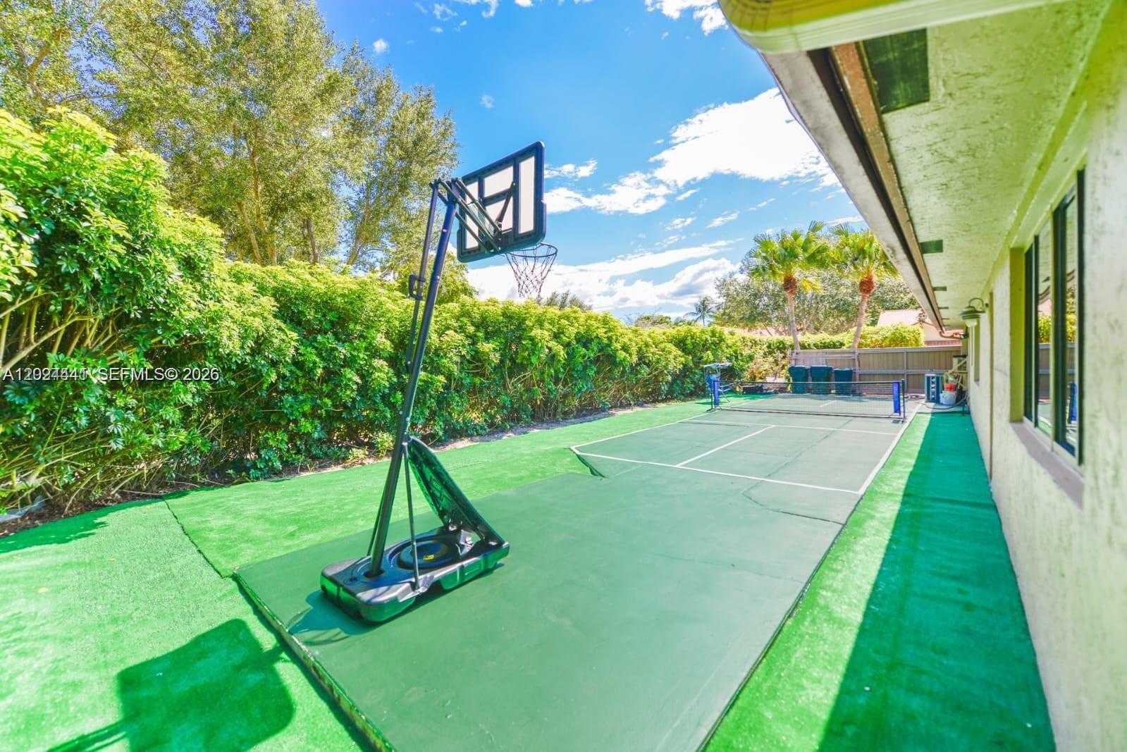 2900 NW 25th Way