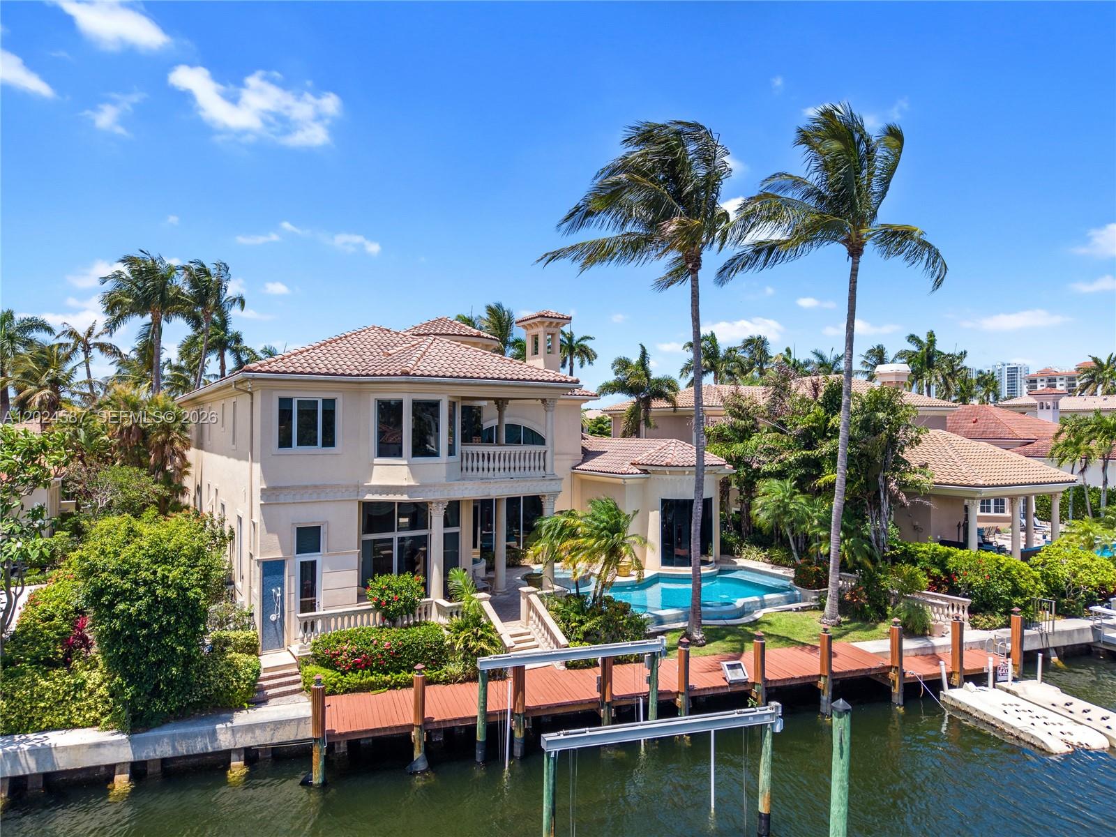 832 Harbour Isle Place