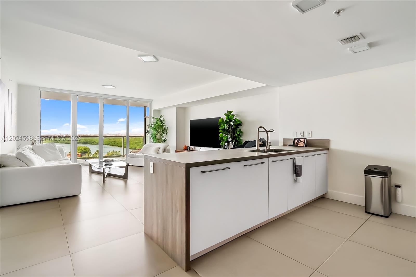 400 Sunny Isles Boulevard