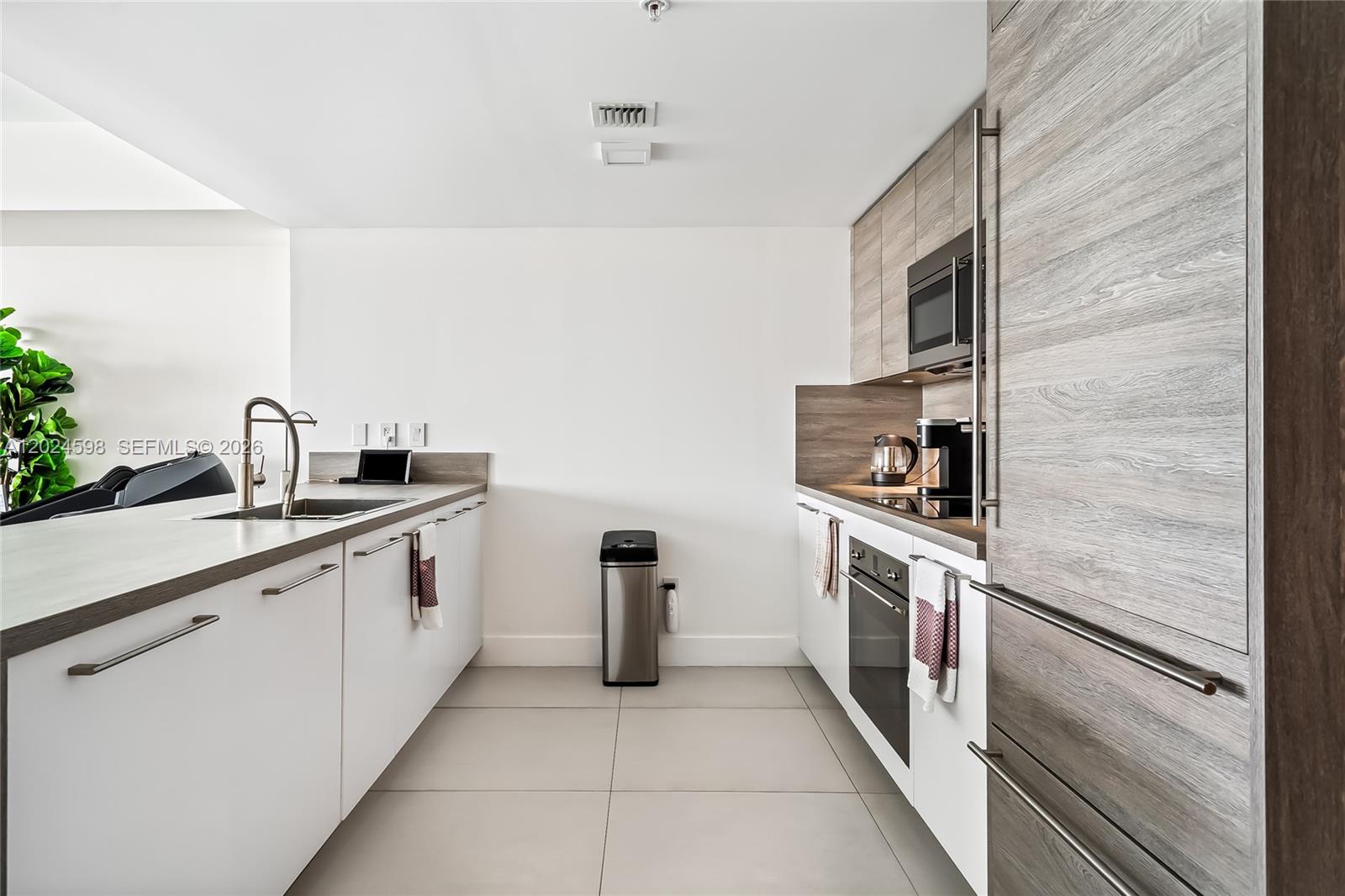 400 Sunny Isles Boulevard