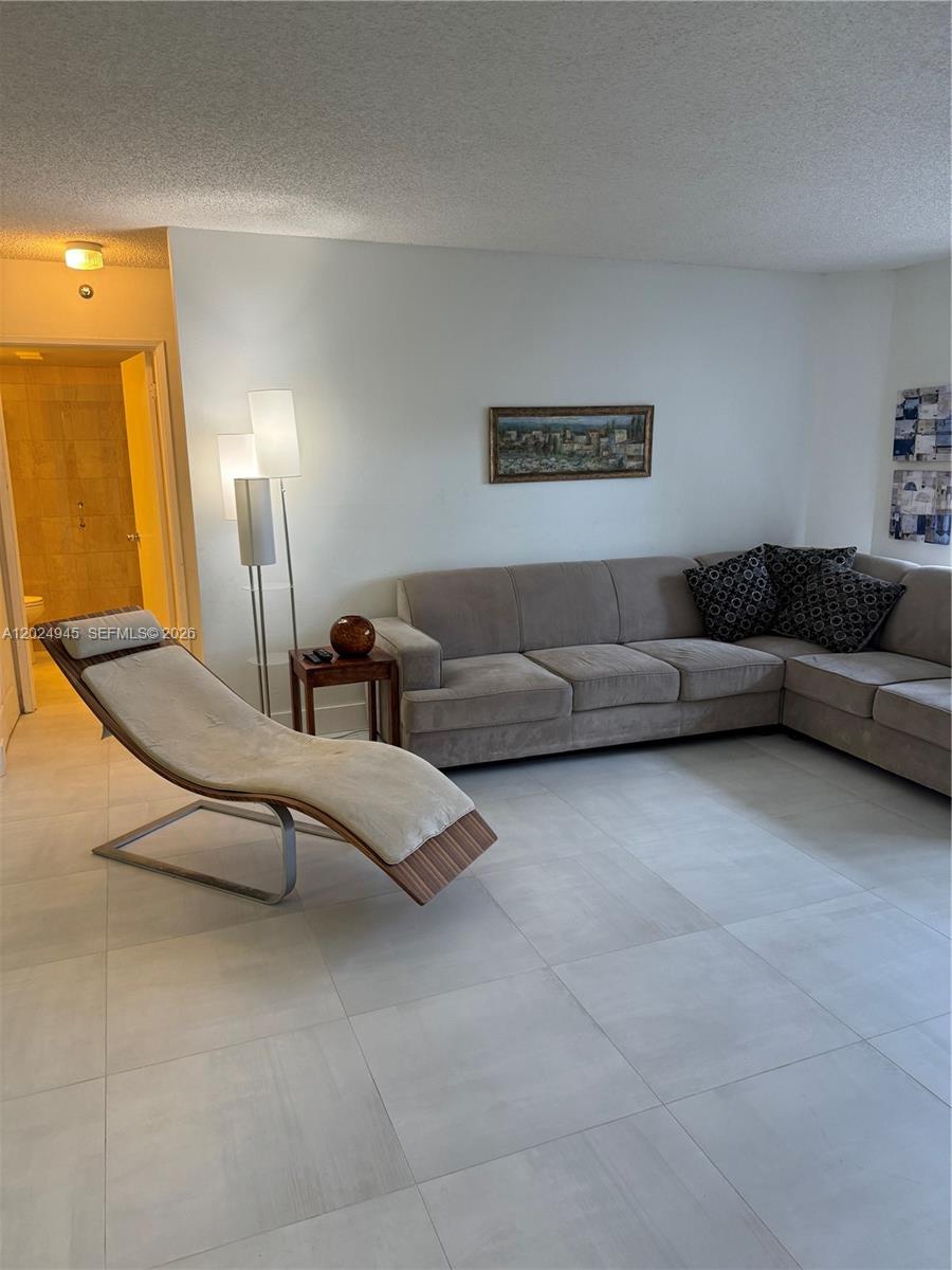 3600 Mystic Pointe Drive