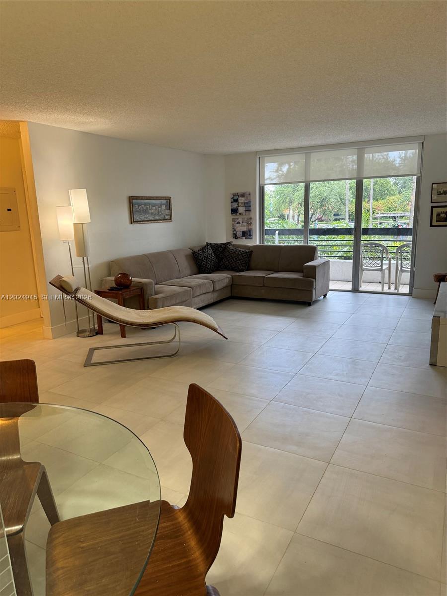 3600 Mystic Pointe Drive