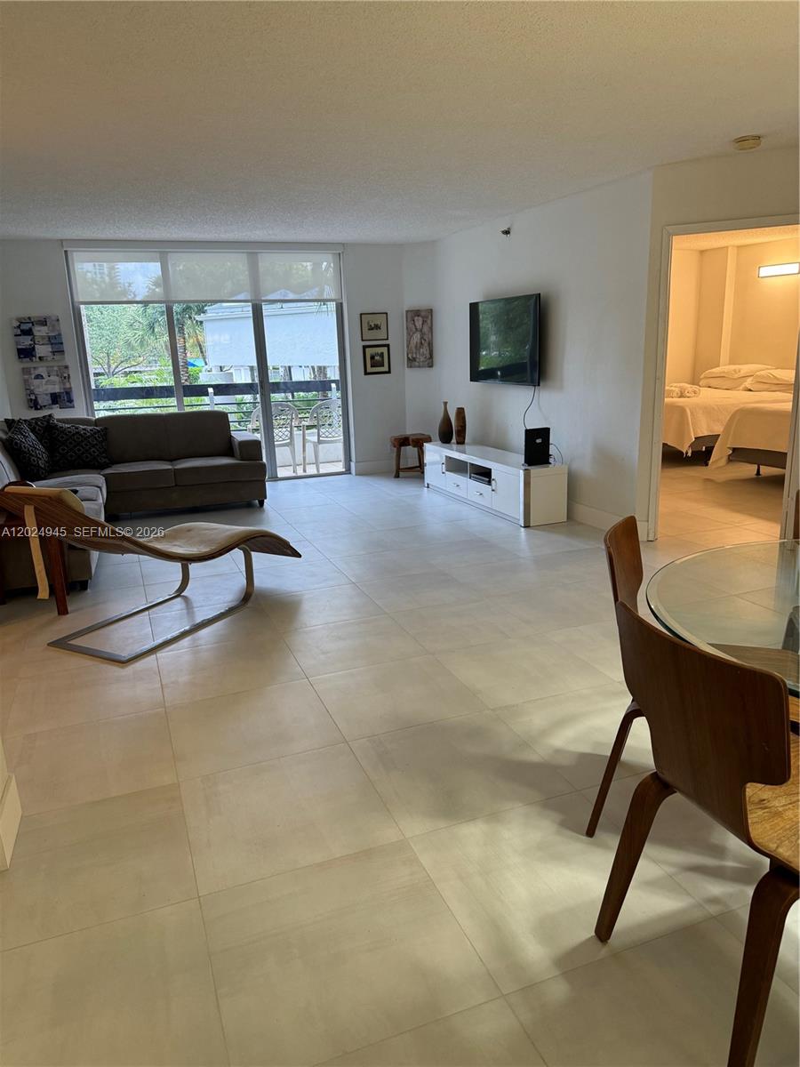 3600 Mystic Pointe Drive