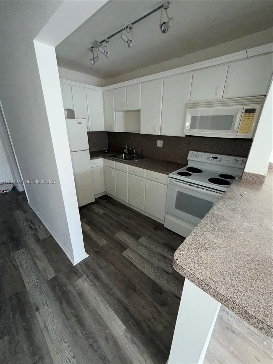 1470 NE 125th Terrace