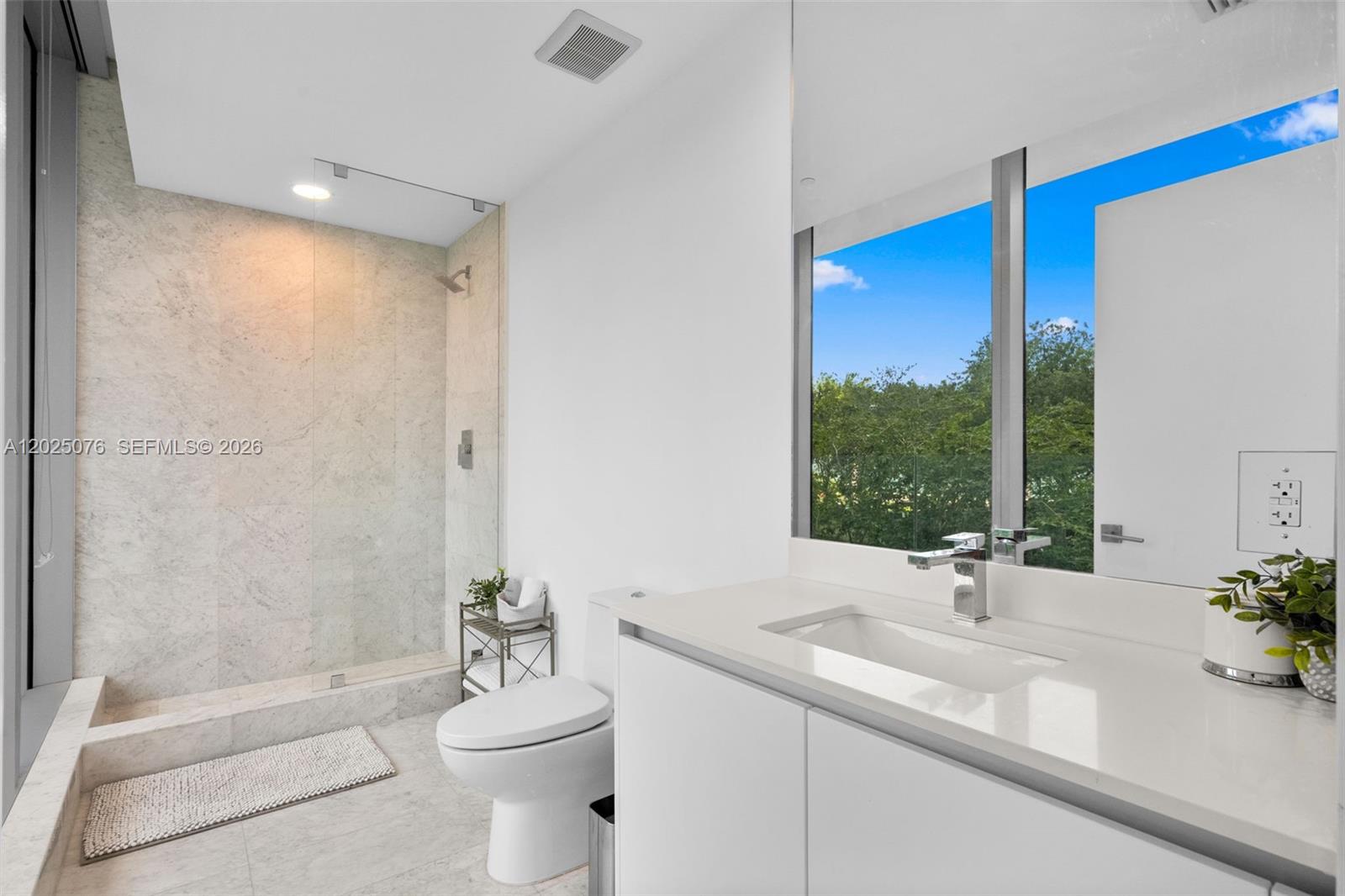 650 NE 32nd Street