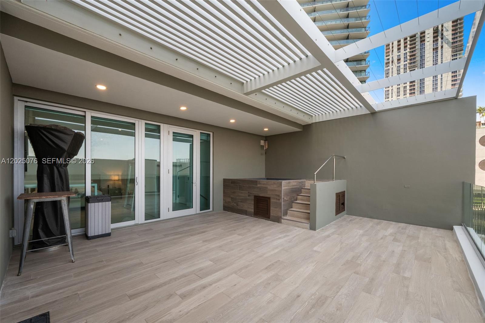 650 NE 32nd Street