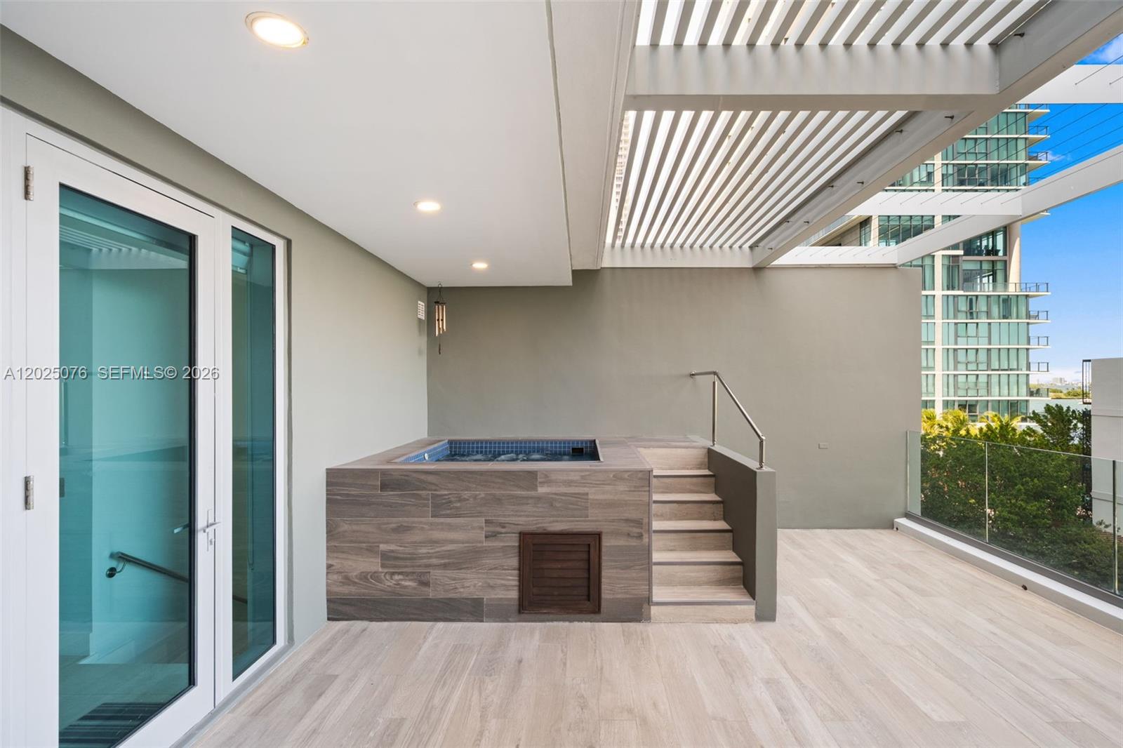650 NE 32nd Street