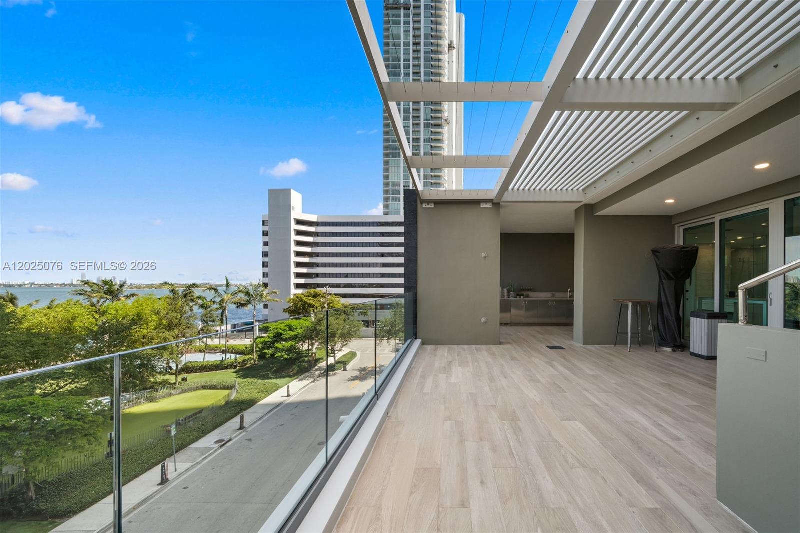 650 NE 32nd Street