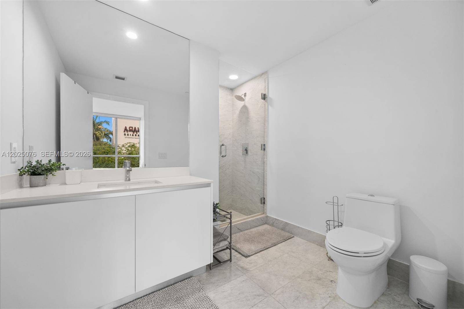 650 NE 32nd Street