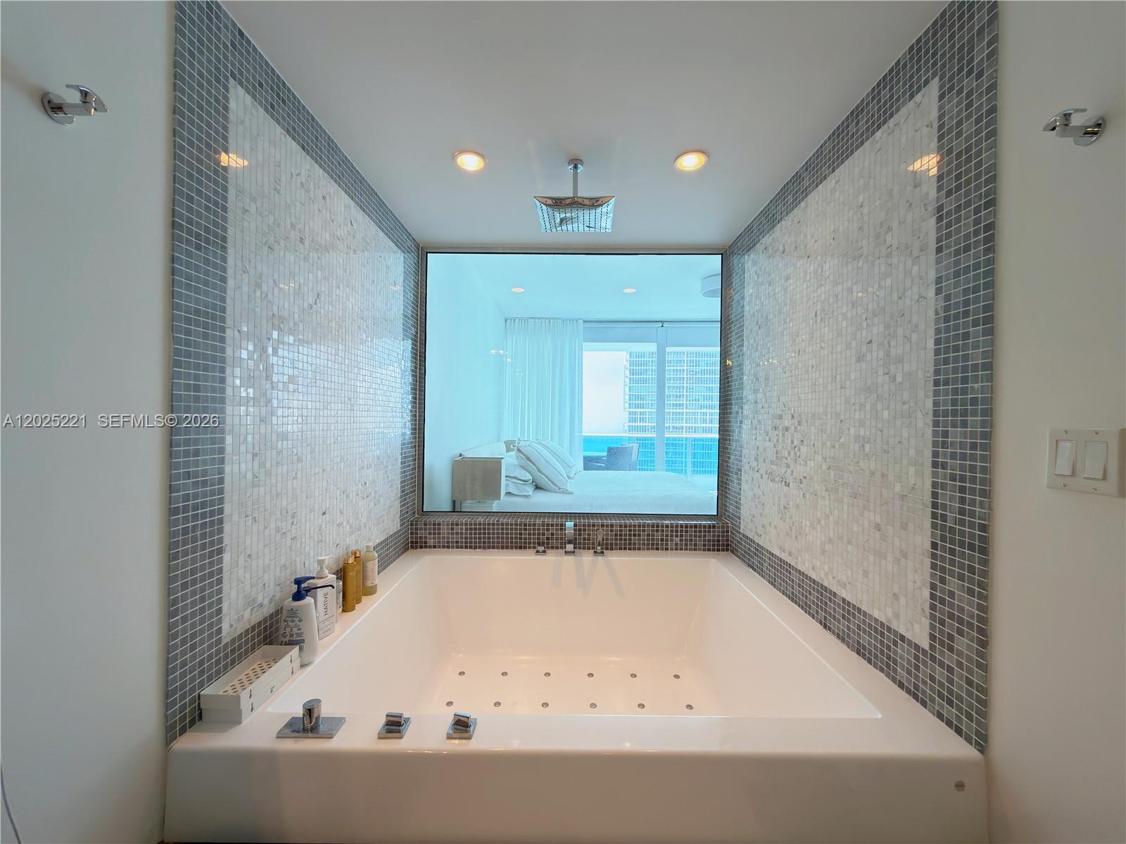 200 Biscayne Boulevard Way