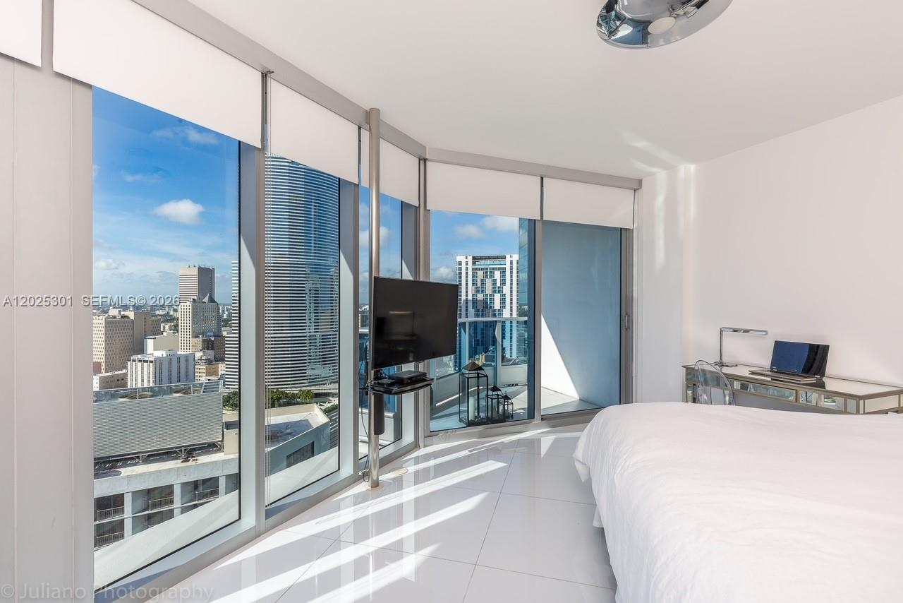 200 Biscayne Boulevard Way